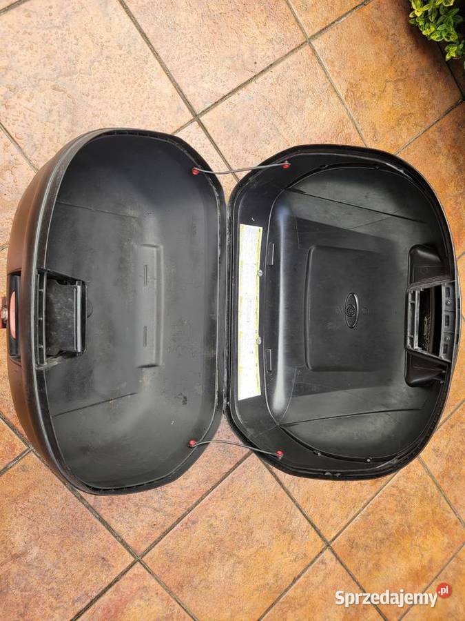 KUFER GIVI SIMPLY z oparciem pasazera i plyta Piła