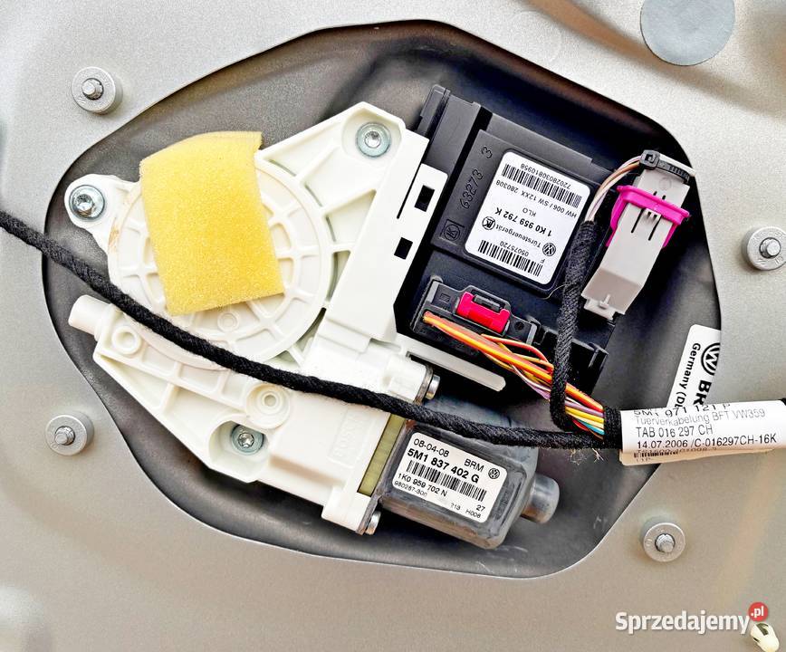 VW GOLF V PLUS 08r DRZWI PRAWY PRZÓD KOLOR LA7W Radom