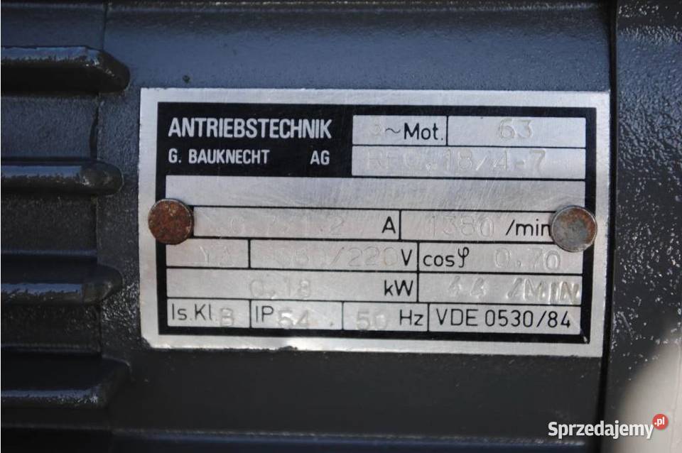 Motoreduktor kołnierzowy 018kw 44obrmin FVAT