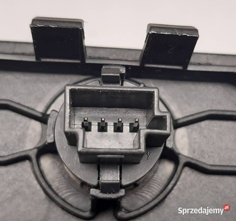 MASKOWNICA KONSOLI MERCEDES W204 A2046800489