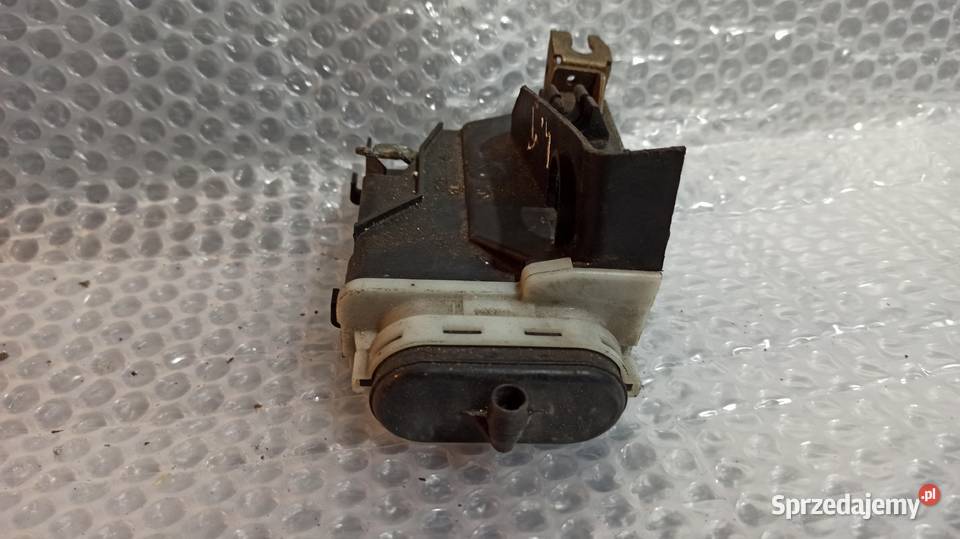 Audi A4 B5 Zamek drzwi LEWY TYŁ TYLNY Dębica
