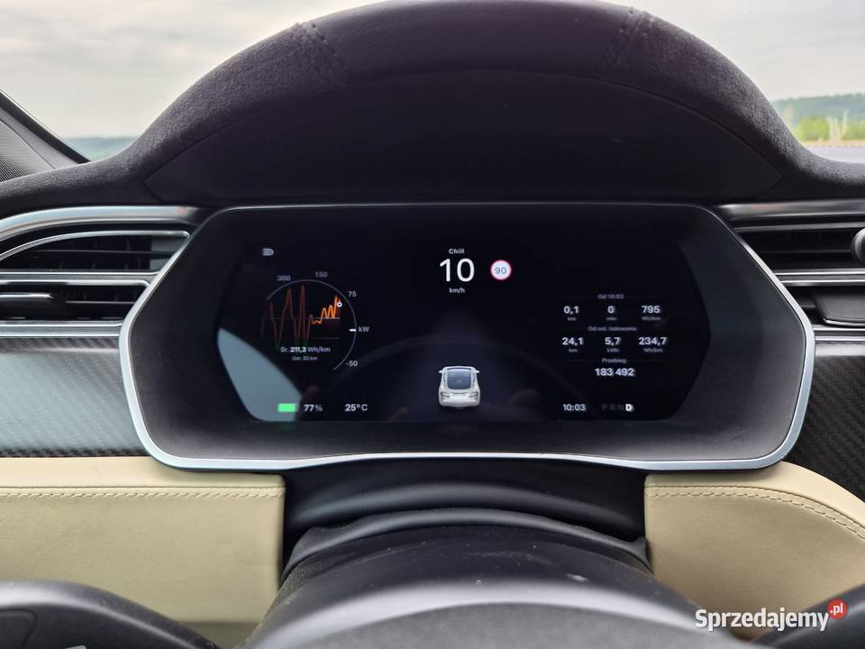 Tesla s Stobierna