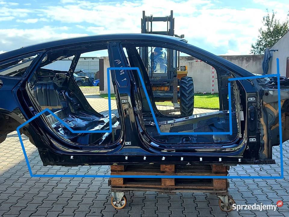 Audi A7 II 4K8 4M0 TFSI SŁUPEK PRAWY BOK PRÓG Części samochodowe