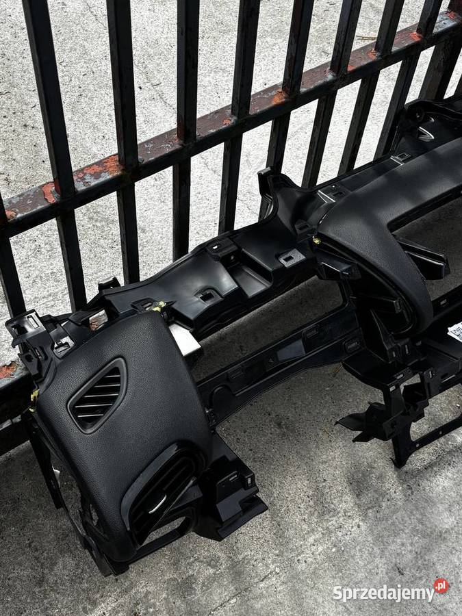 Deska rozdzielcza kokpit Toyota Yaris IV 2022 do łódzkie sprzedam