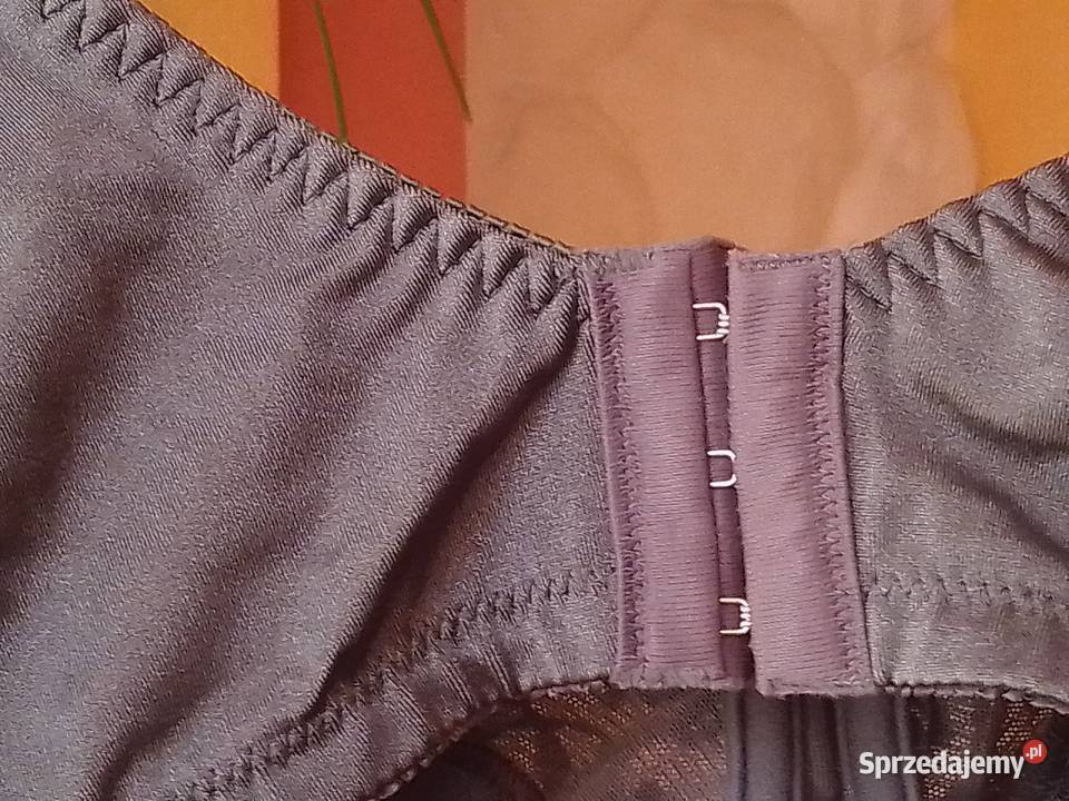 Biustonosz Triumph w kolorze malachitowym Sosnowiec