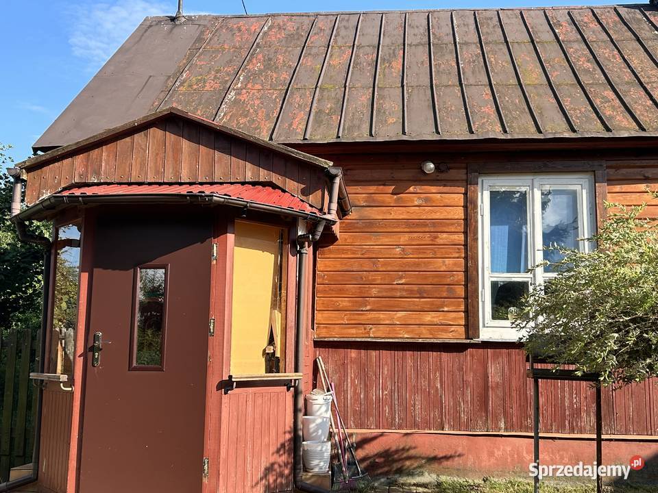 Siedlisko z domkiem drewnianym i polem
