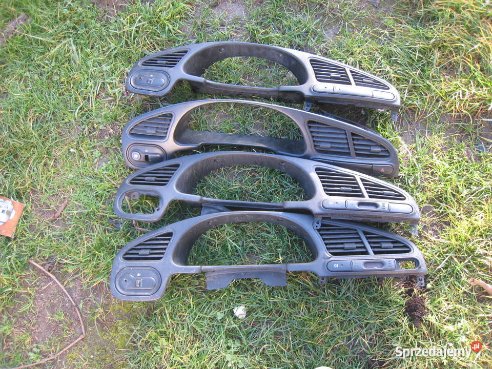 Ramka zegarów kratki nawiewów Daewoo Lanos 97 Rok produkcji 2000 Kraków