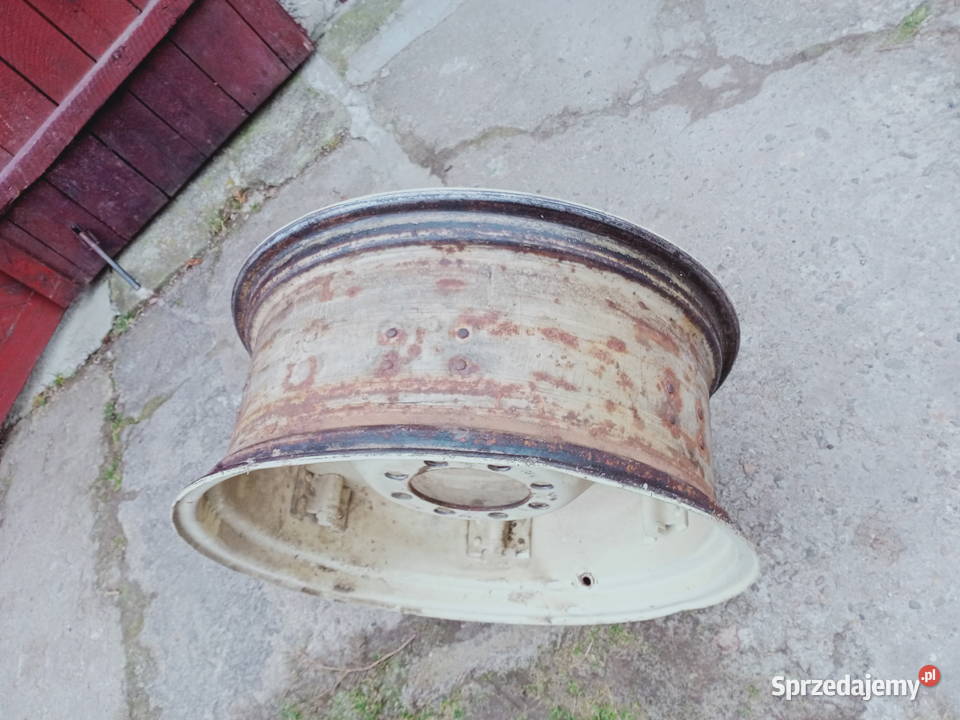 Sprzedam felgi 28 z Zetora 7211 Samochodowe Zamość