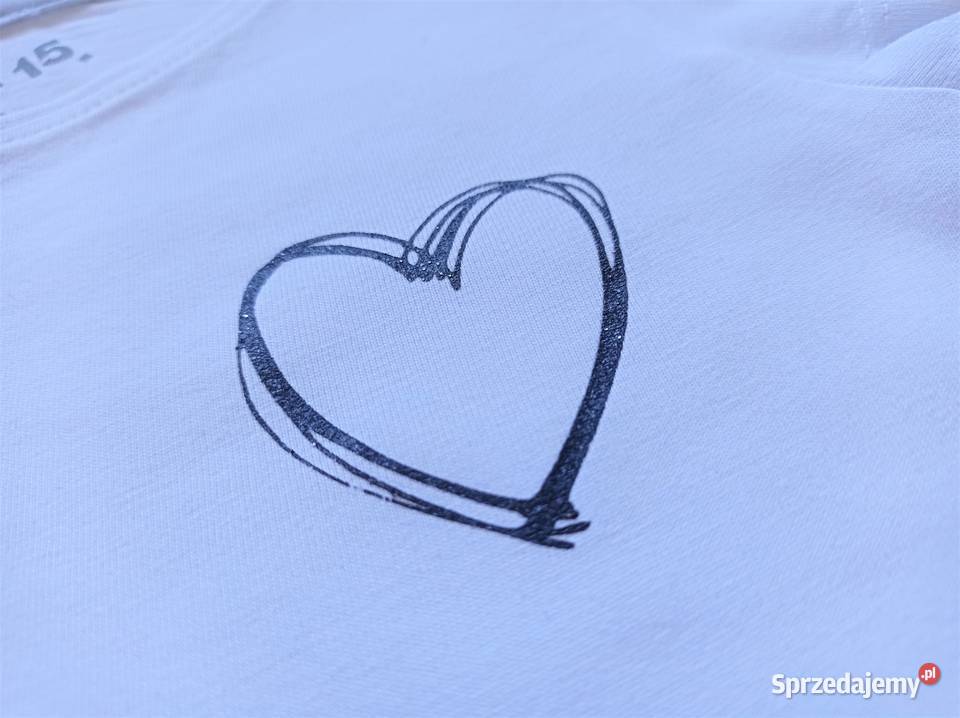 Śnieżnobiały tshirt z mieniącym serduszkiem 5 10 śląskie