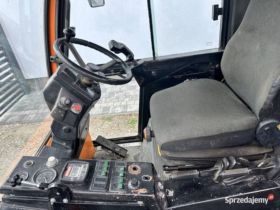 Zamiatarka BUCHER CityCat 2000 z silnikiem łódzkie Rząśnia