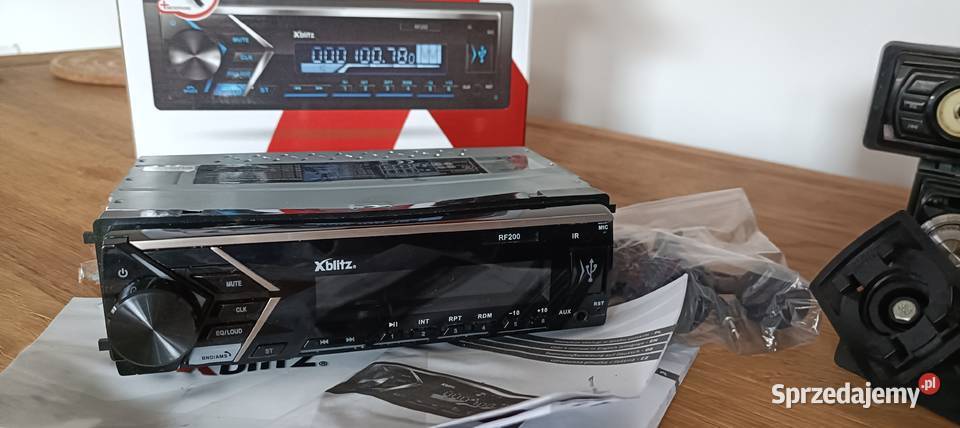 Zestaw retro radioodbiorników JVC Manta Xblitz i Warszawa