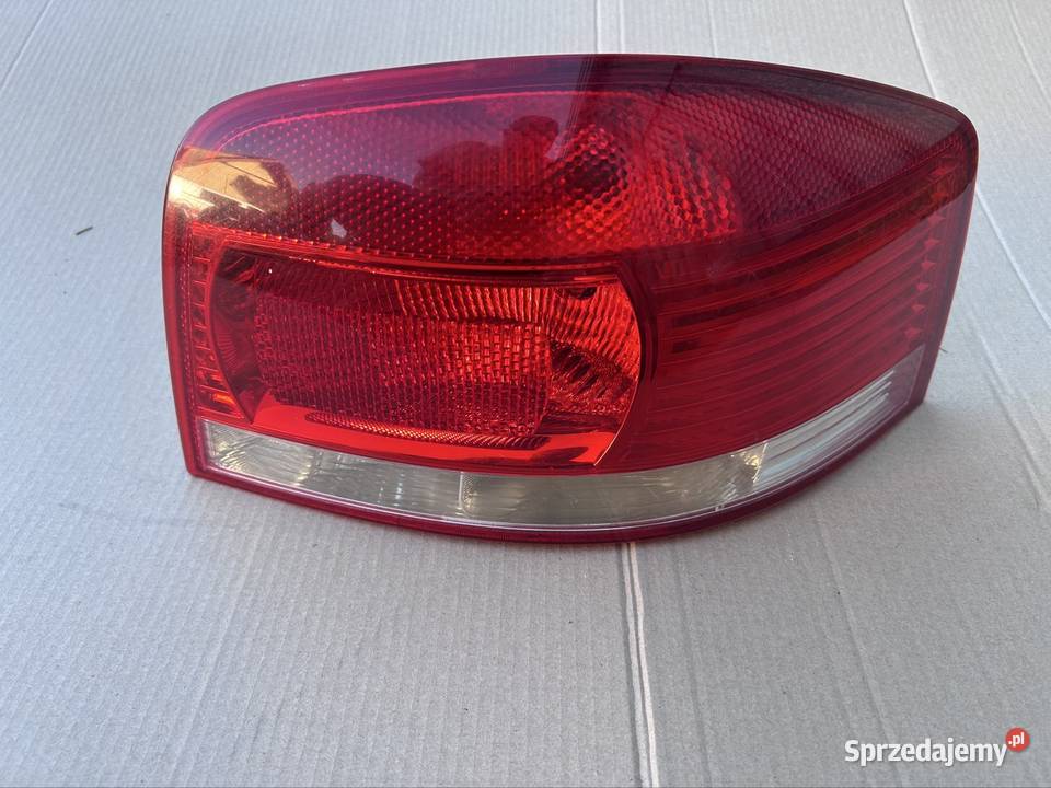 Lampa prawy tył Audi a3 8p 8p0945096