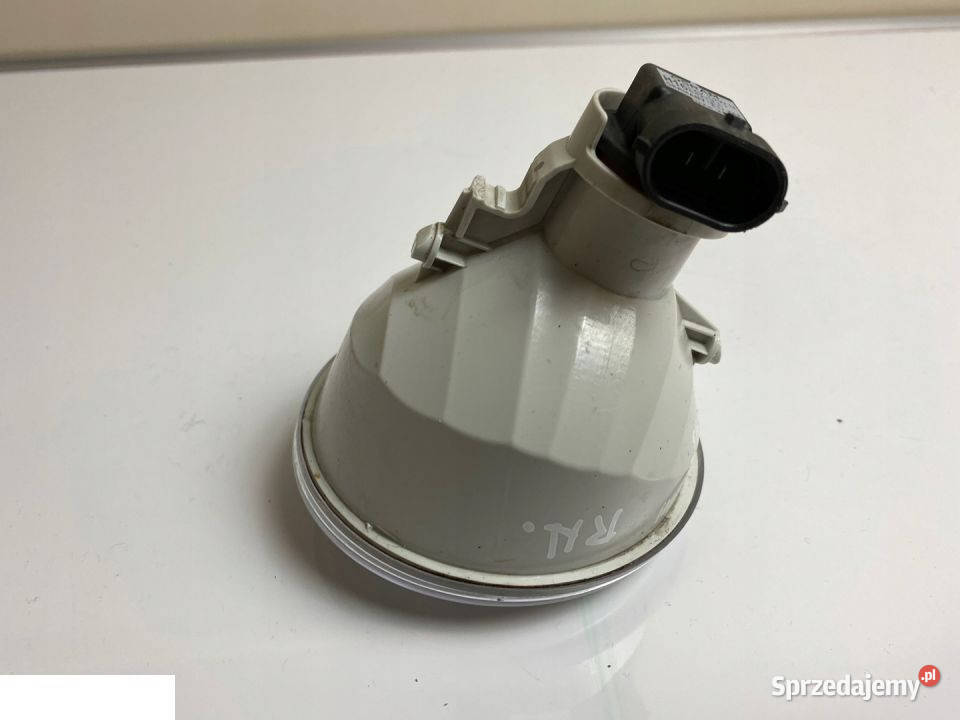 AURIS II YARIS III HALOGEN PRAWY 90008495 osobowe lubelskie Kozubszczyzna