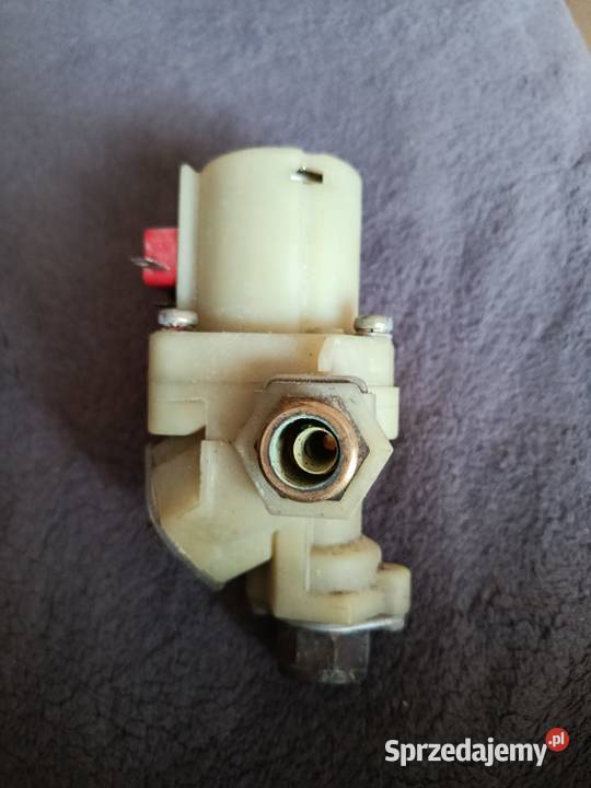 9 Junkers zawór przelaczeniowy Inowrocław