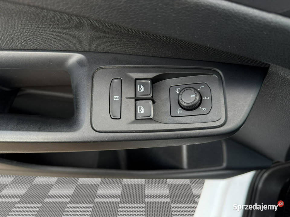 Ford Tourneo Connect KK8268020 EcoBlue Titanium aluminiowe felgi Pępowo