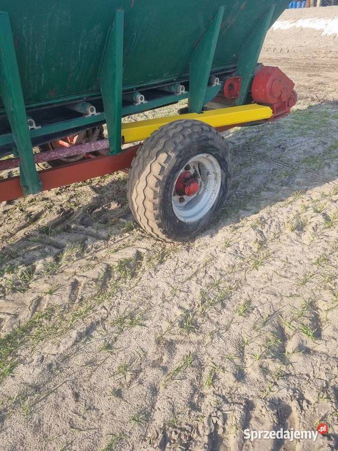 Rozsiewacz wapna rcw3 Agromasz Syców