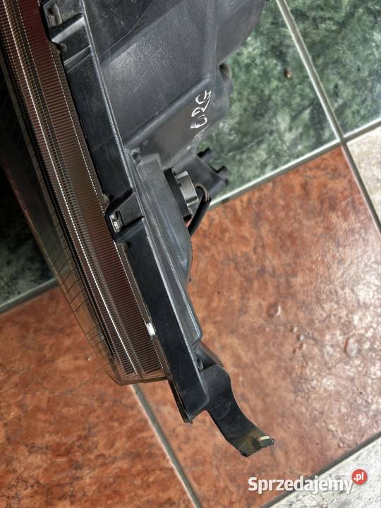 Lampa przednia prawa Mitsubishi ASX ksenon osobowe Skrzyszów sprzedam