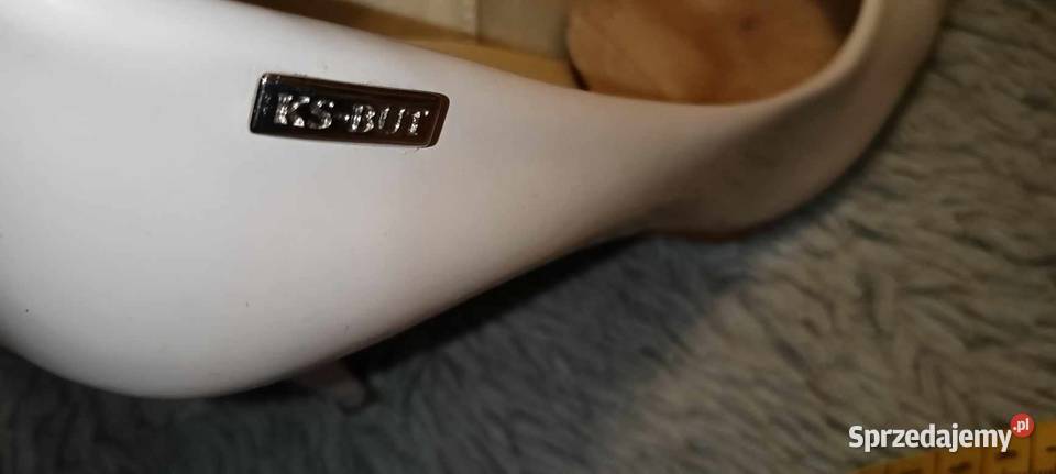 Tradycyjne czółenka na szpilce blady róż Staszów