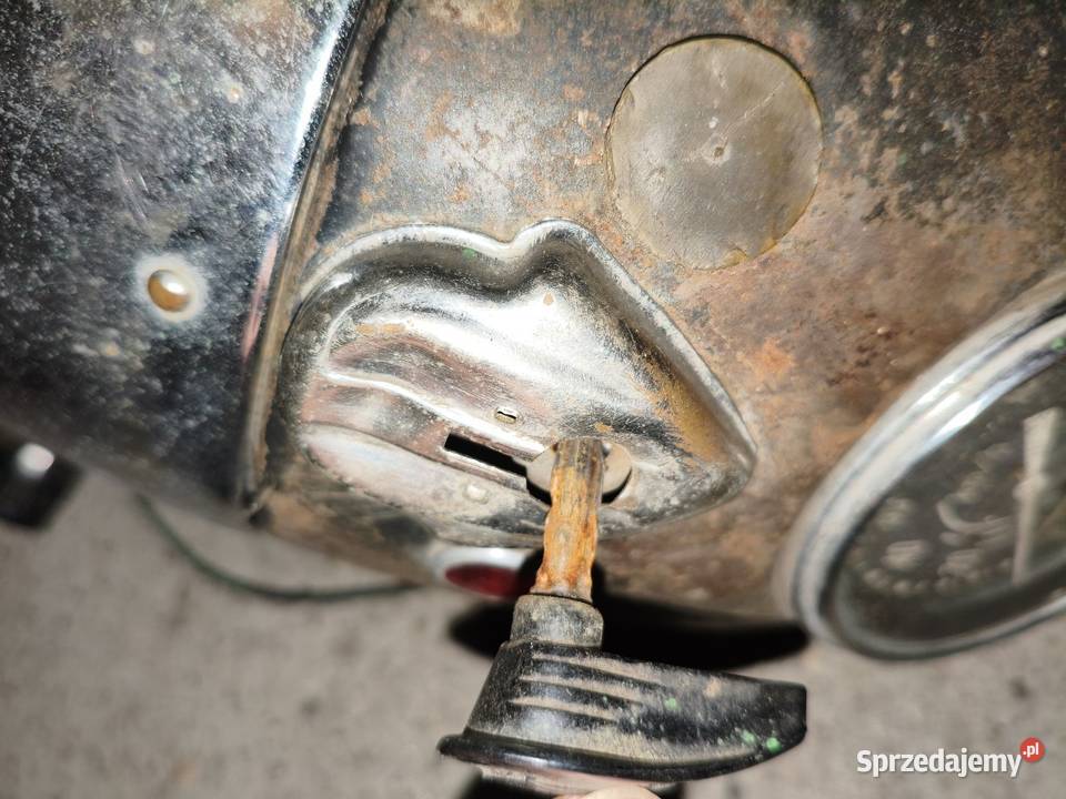Lampa przednia z instalacją elektryczną Ural M62 Leszno sprzedam