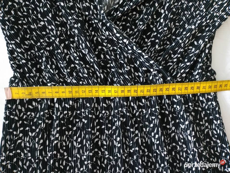 Sukienka PLISOWANA kopertowa z paskiem czarna w wielkopolskie Poznań