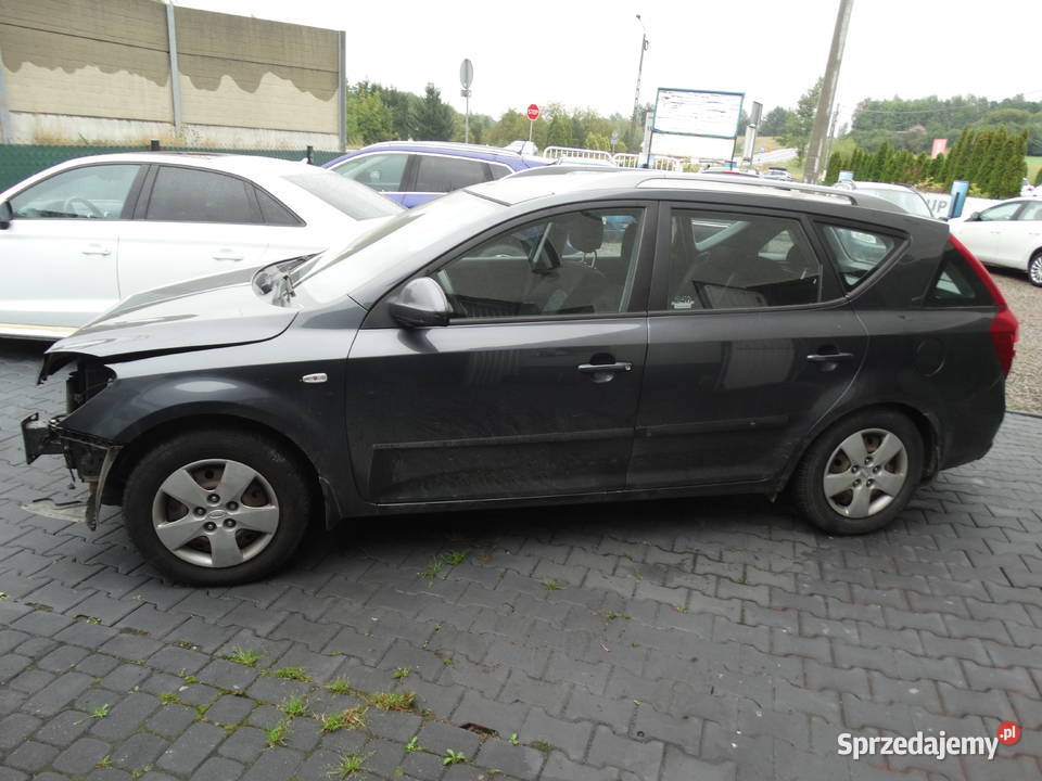 Kia Ceed 16benzyna126 uszkodzona Przebieczany
