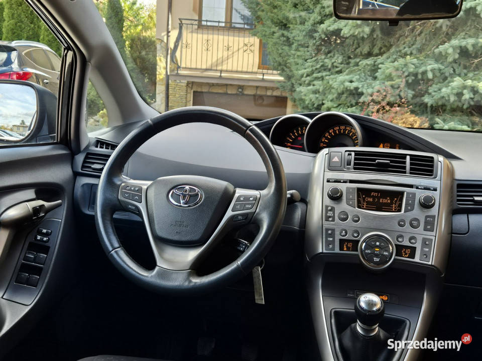 Toyota Verso 2009r Org Lakier 18B 130 241 mazowieckie Radom