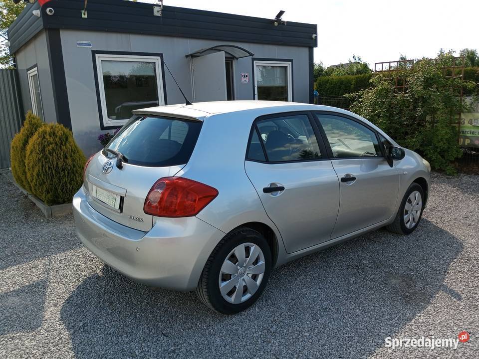 Toyota Auris 16 Benzyna 124 do sprowadzenia Zamość
