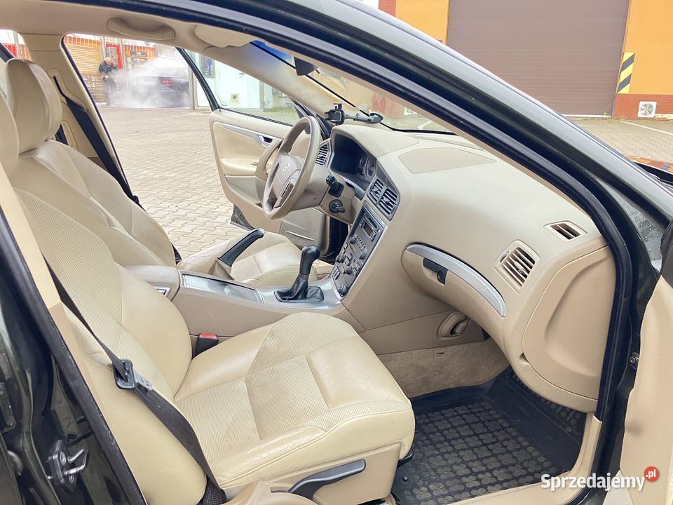 Volvo V70 24 170 LPG manual skórzana tapicerka