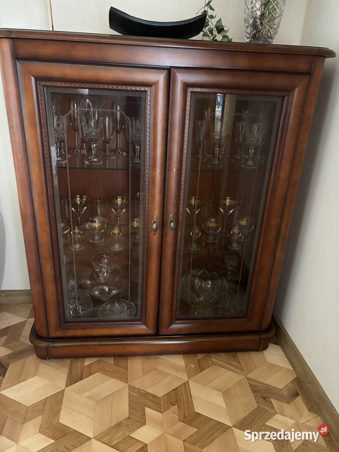 klasyczne meble z kolekcji Bursztyn sprzedam