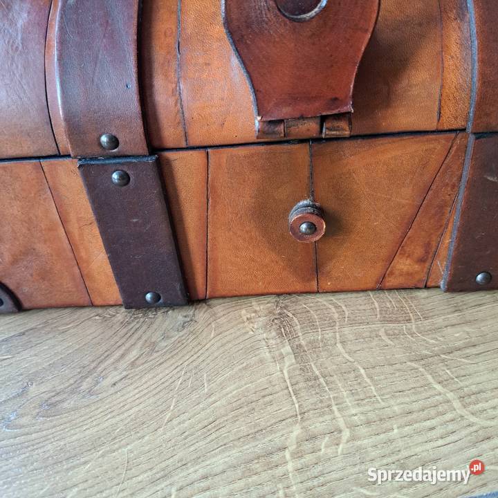 Stylowa Skrzynia Dekoracyjna w Stylu Vintage Domaszczyn