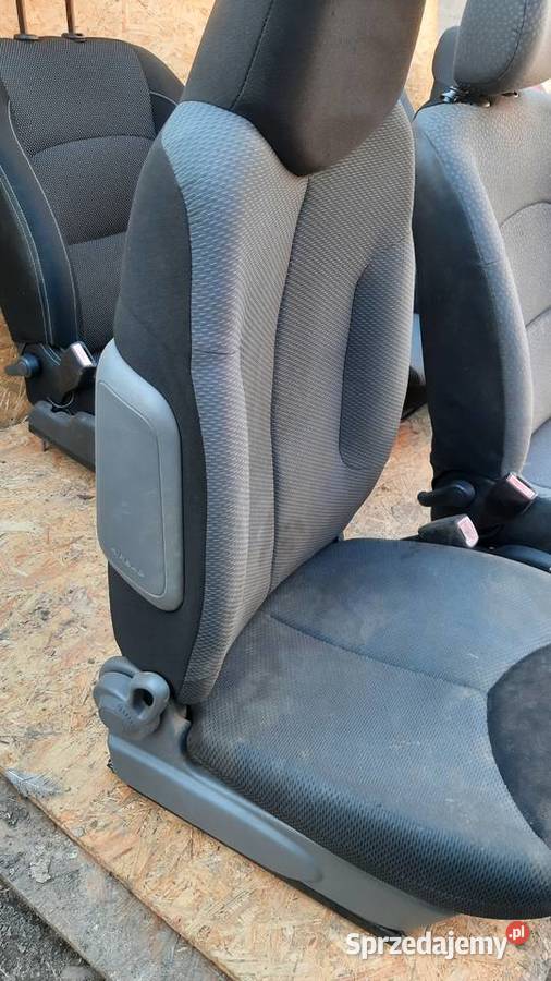 Fotel prawy toyota aygo 1 wersja 3 drzwi