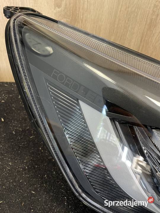 Ford Focus mk4 lift reflektor prawy przód lubelskie Kozubszczyzna