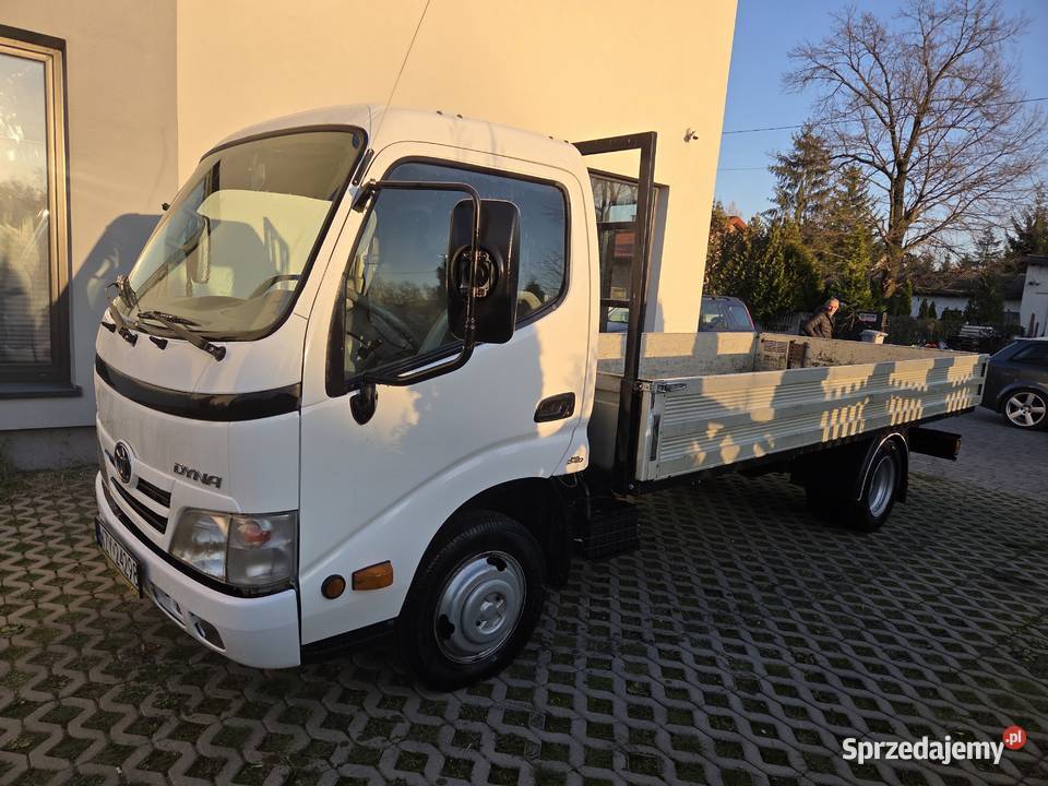 Toyota Dyna 150 30 D4D salon Polska SKRZYNIA mazowieckie Żyrardów