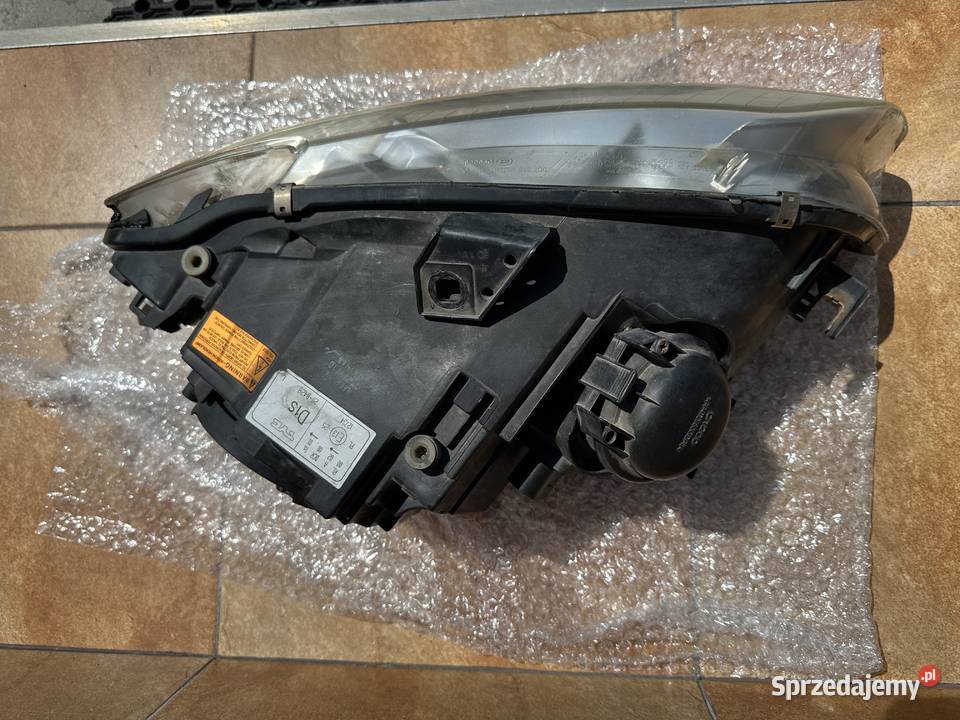 Lampa lewy przód biksenon Audi A4 B7 europa osobowe Lampy przednie Jędrzejów