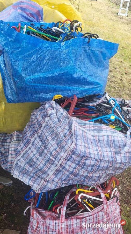 Wieszaki ubraniowe plastikowe różne rodzaje i