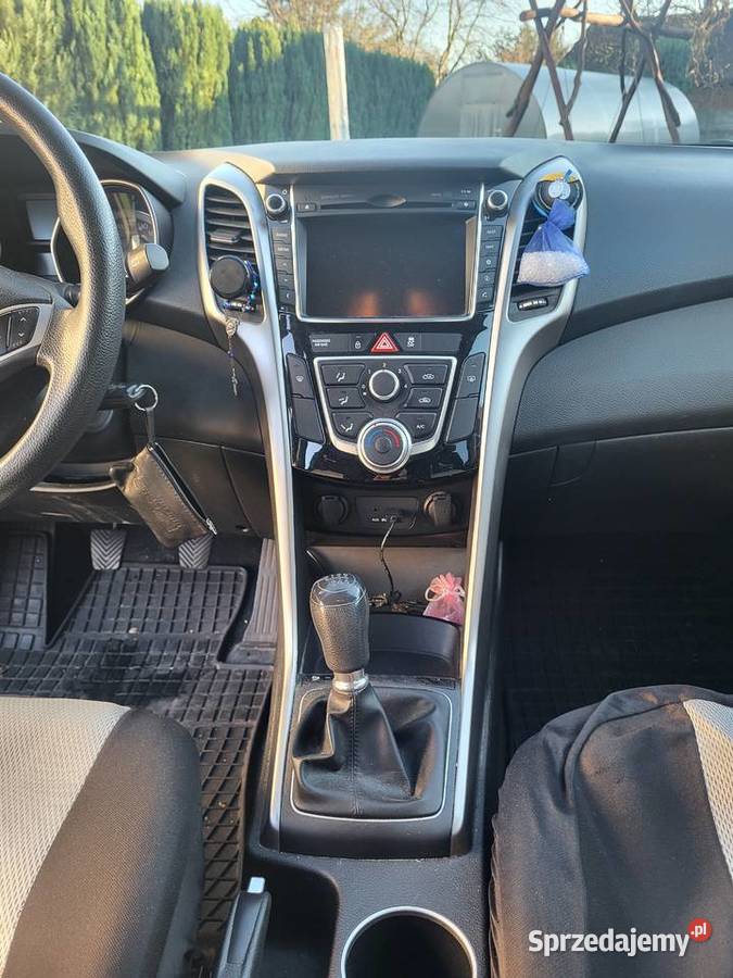 Sprzedam zadbanego HYUNDAIA I30 z 2016 r w