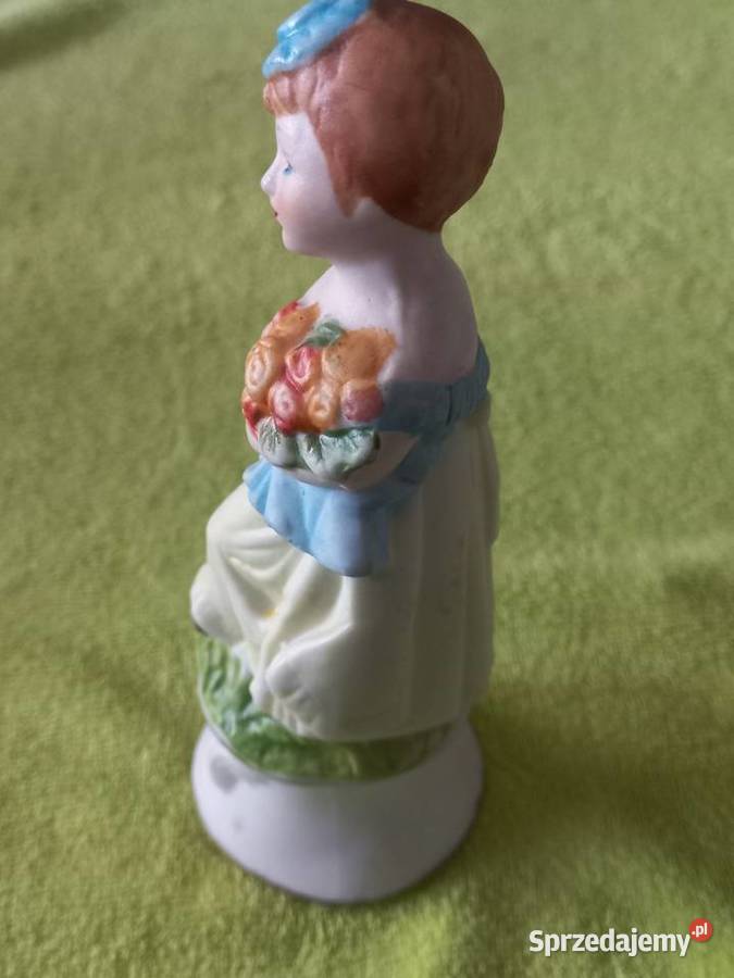 Figurka kobieta porcelana biskwitowa