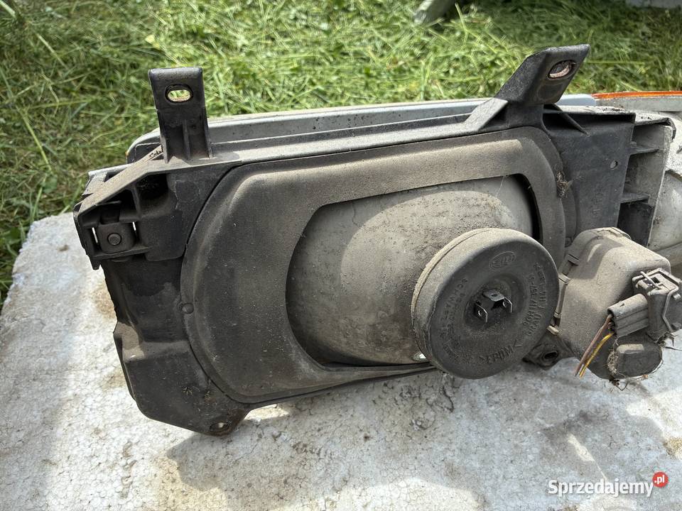 Lampa Prawa Przednia Volkswagen T4 sprzedam