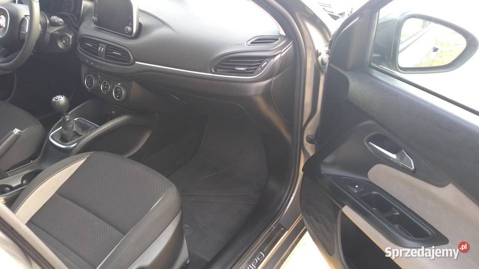 Fiat TIPO II Lounge 2018 r 7300 szary hatchback Krotoszyn