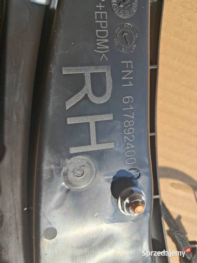 Zagłówek fotela kierowcy lewy i prawy skóra 1km Stalowa Wola