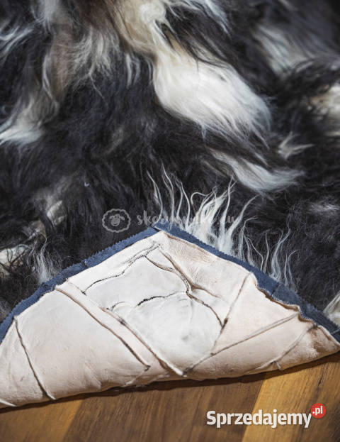 Narzuta ze skóry owczej islandzkiej czarnobiała Szaflary