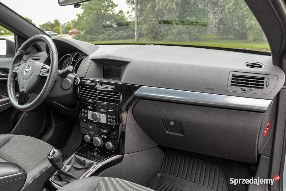 Opel Astra 16 2009r Lift Cabrio Bezwypadkowy benzyna Wrocław