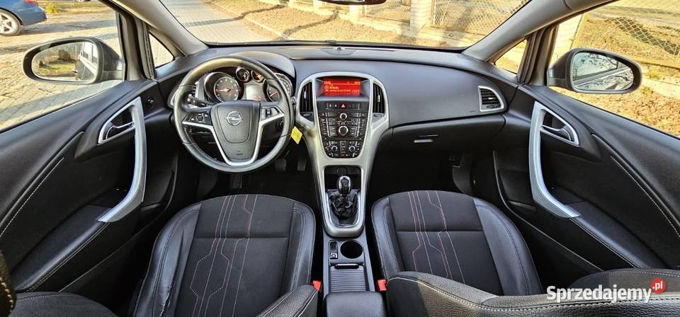 Świeżo sprowadzony Opel Astra J 2012 14 Turbo czarny Krasnobród