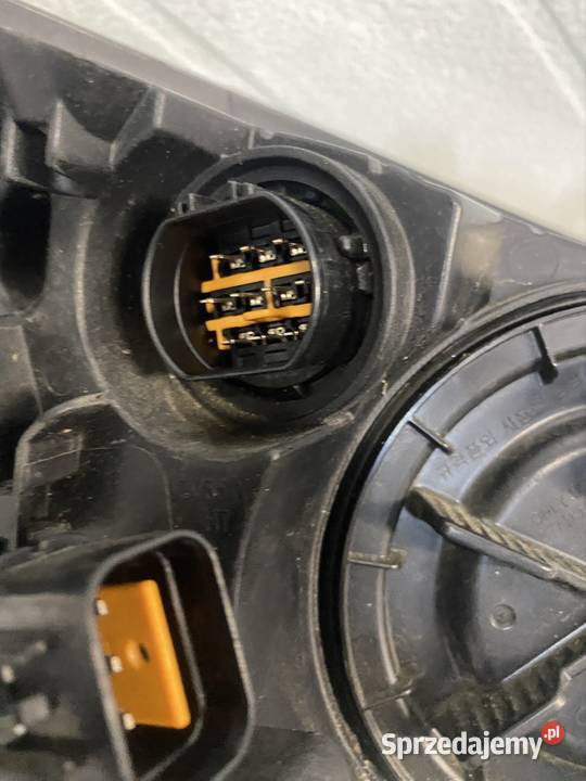 Lampa lewy przód Hyundai I40 1114 zwykłaLED Jasienica