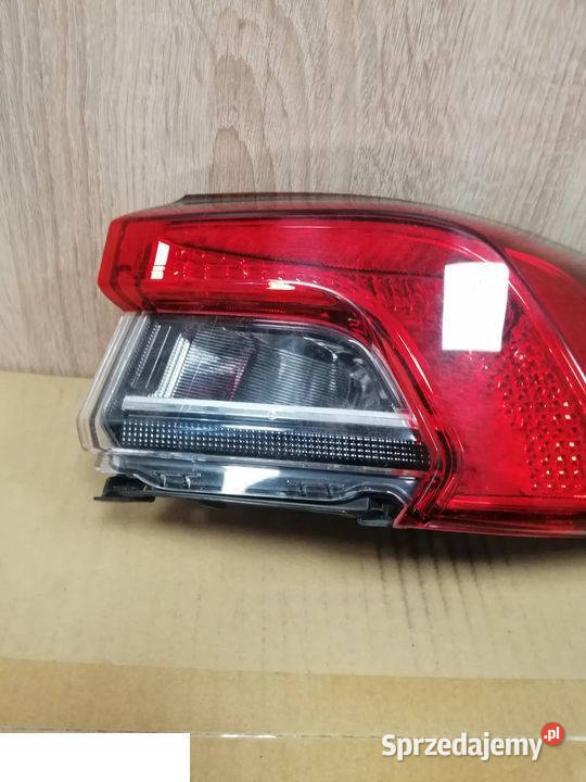 TOYOTA COROLLA E21 LAMPA TYŁ PRAWA SEDAN Oświetlenie Części samochodowe Kozubszczyzna sprzedam
