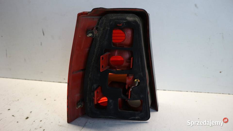 LAMPA PRAWA TYLNA TYŁ VW GOLF IV