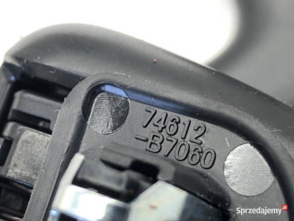 RĄCZKA PODSUFITKI LEXUS LBX 74612B7060 15 136