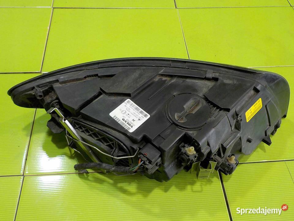 VOLVO S40 II LIFT 09r lampa lewa przod 31265700 Suków