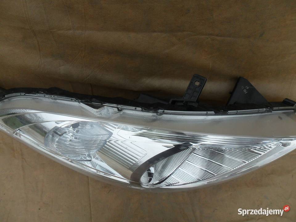 LAMPA PRAWY PRZÓD REFLEKTOR EU SUZUKI SWIFT V 5 osobowe Nowy Tomyśl