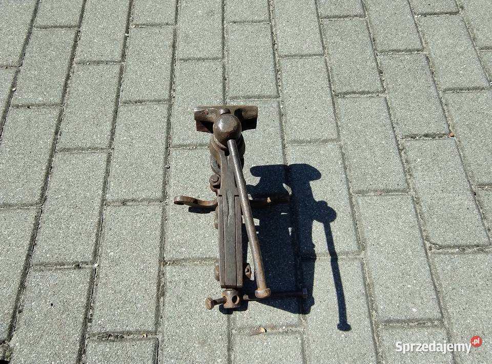 Stare solidne madło kowalskie stołowe Gdynia